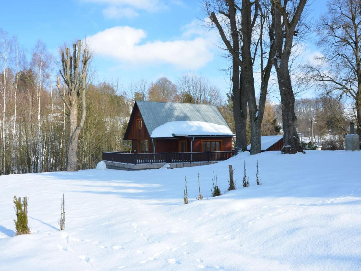 Home With Well Kept Fenced In Rice On The Shore Kyjov  Rom bilde